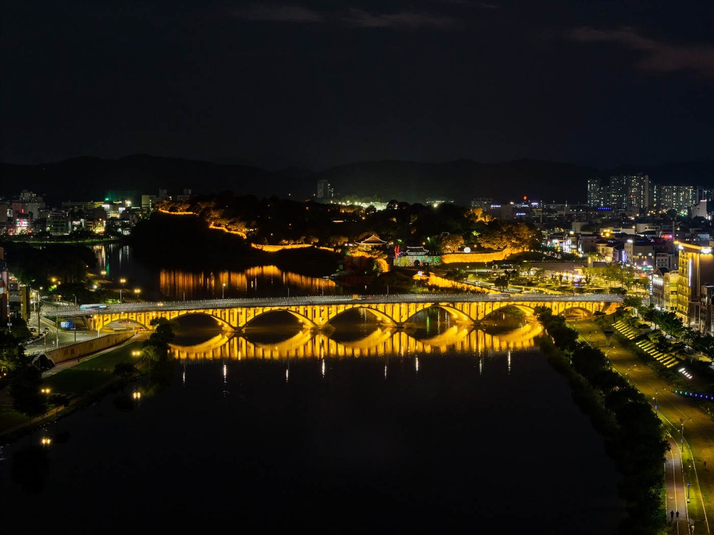 DJI_20260820194506_0427_D_1600x1199.jpg